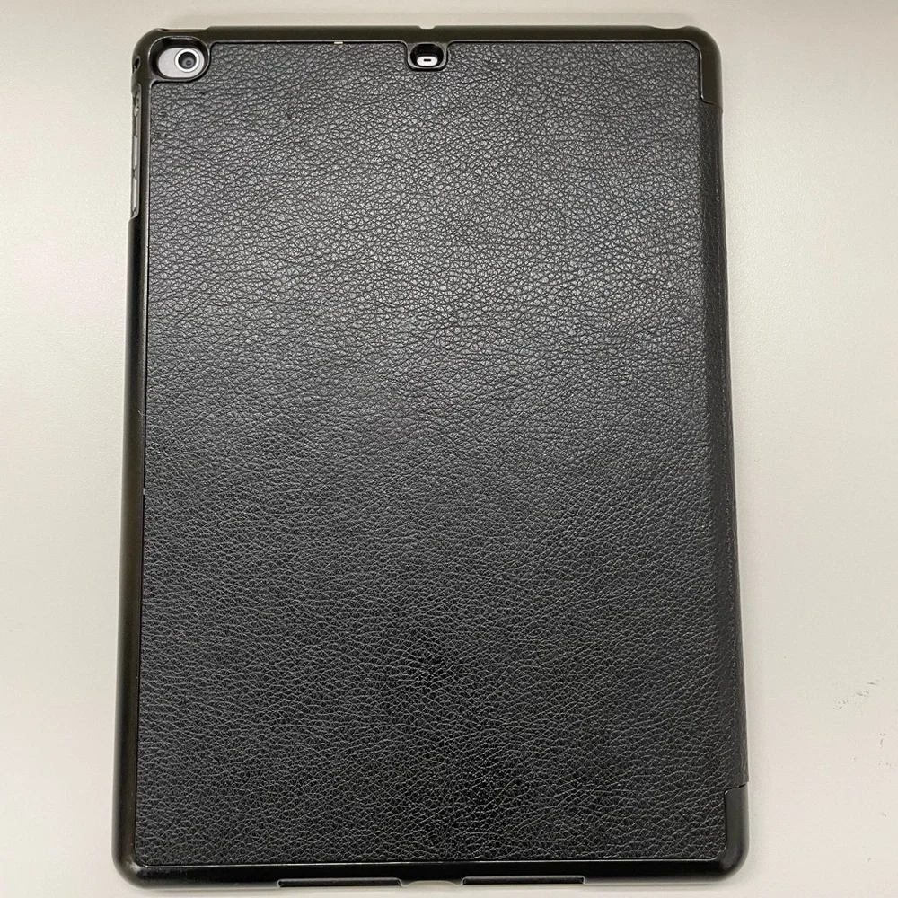 Apple iPad Air 1st Generation 16GB, Wi-Fi, 9.7 Space Gray
